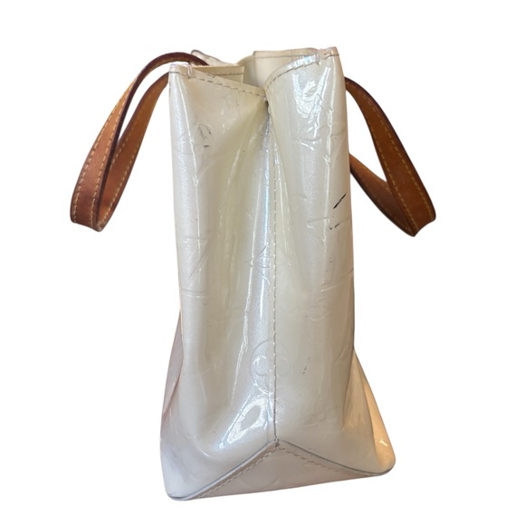 Louis Vuitton Vernis Reade PM – Marshmallow Vernis Leather - Picture 3 of 15